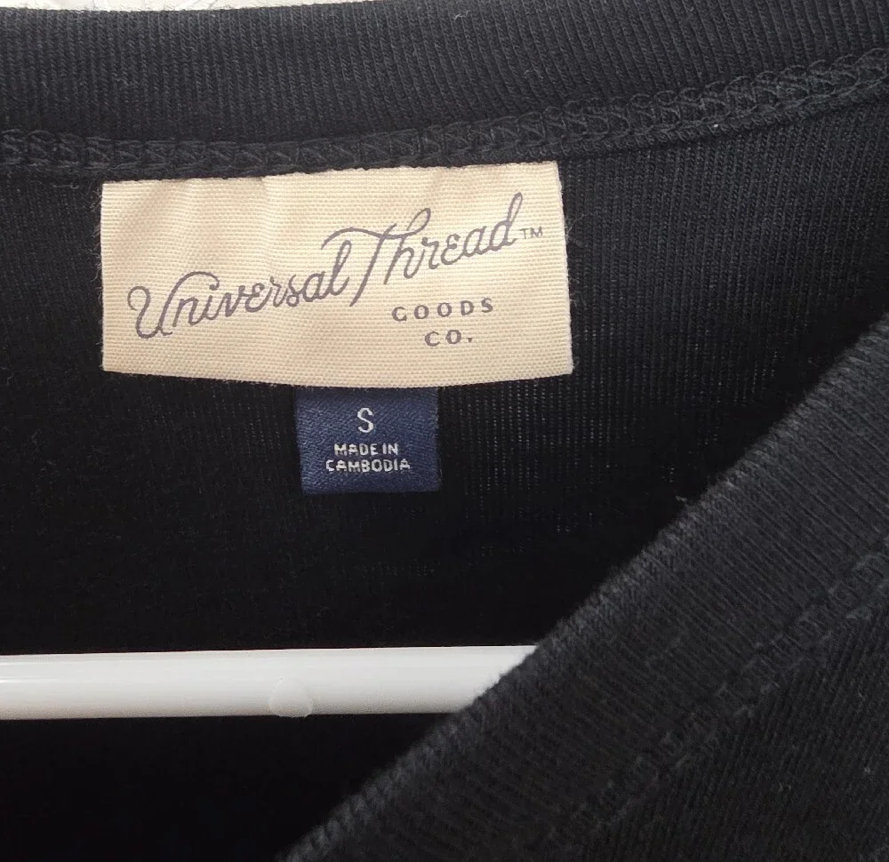 Universal Thread Black Ribbed Crewneck Top - Picture 2 of 3